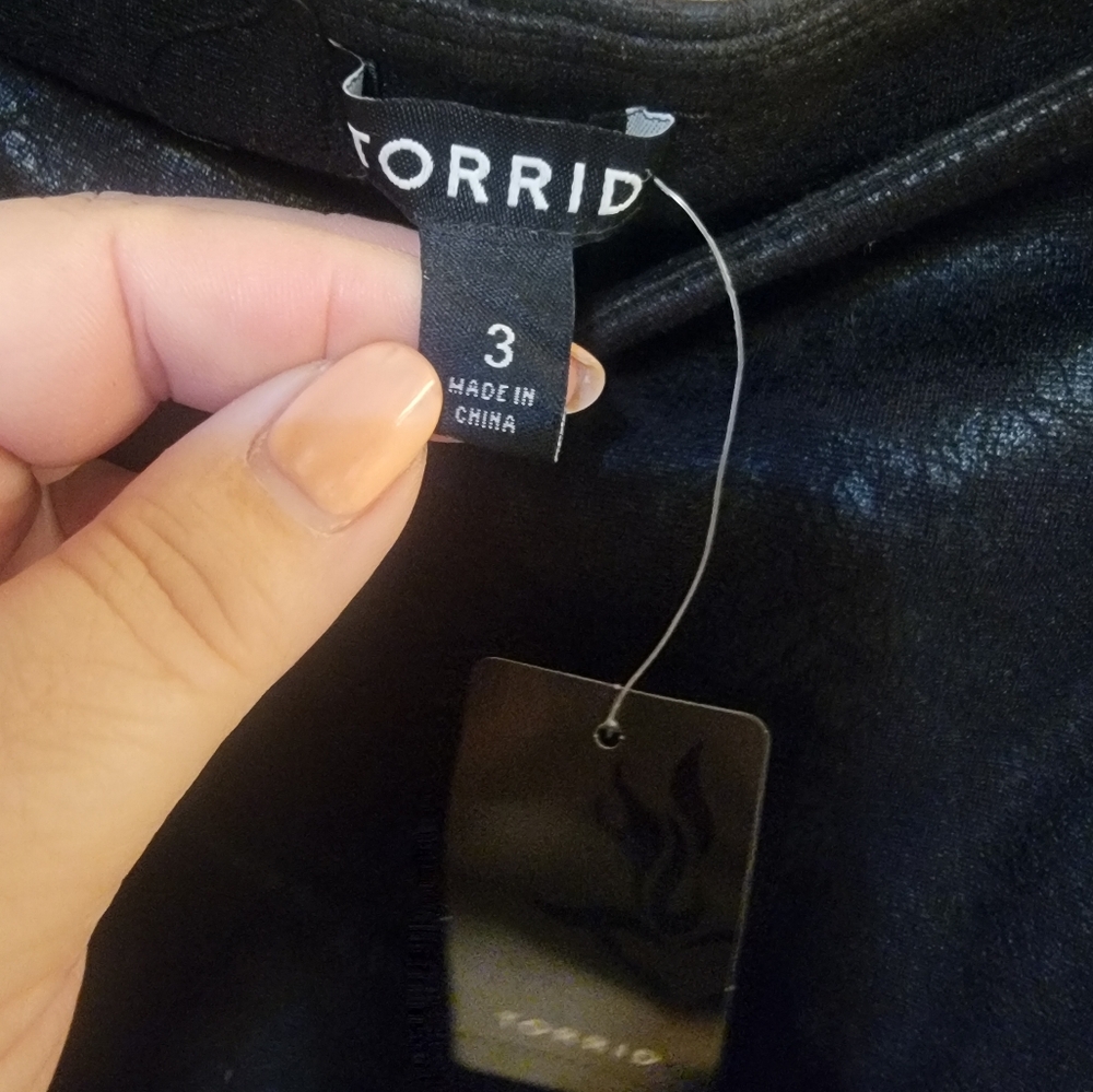 NWT Torrid 3X Womens Plus Sz 22/24 Faux Leather Skirt With Decrotive Zippers - Picture 8 of 11